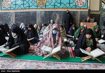 جز خوانی قرآن کریم در حرم مطهر امام رضا (ع)