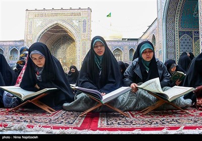 جز خوانی قرآن کریم در حرم مطهر امام رضا (ع)