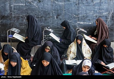جز خوانی قرآن کریم در حرم مطهر امام رضا (ع)