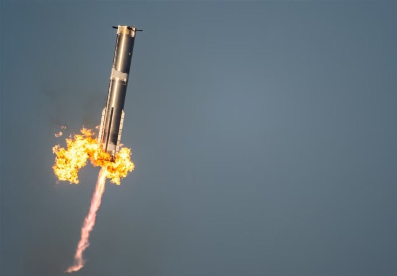 SpaceX&apos;s Starship Explodes in Space