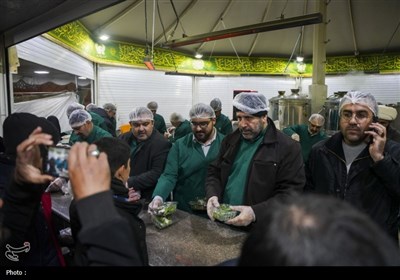 پذیرایی از زائران رضوی توسط هیئت عشاق الحسن (ع) شاهچراغ