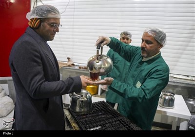 پذیرایی از زائران رضوی توسط هیئت عشاق الحسن (ع) شاهچراغ