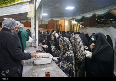 پذیرایی از زائران رضوی توسط هیئت عشاق الحسن (ع) شاهچراغ
