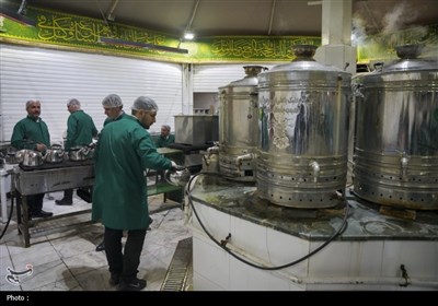 پذیرایی از زائران رضوی توسط هیئت عشاق الحسن (ع) شاهچراغ