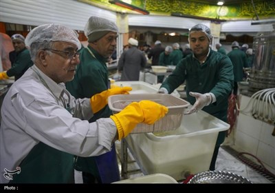 پذیرایی از زائران رضوی توسط هیئت عشاق الحسن (ع) شاهچراغ