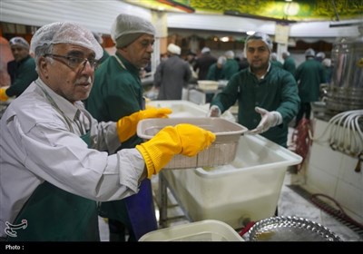 پذیرایی از زائران رضوی توسط هیئت عشاق الحسن (ع) شاهچراغ