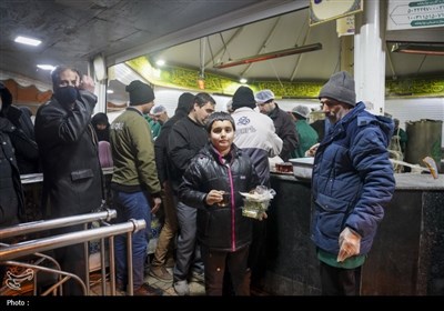 پذیرایی از زائران رضوی توسط هیئت عشاق الحسن (ع) شاهچراغ