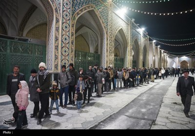پذیرایی از زائران رضوی توسط هیئت عشاق الحسن (ع) شاهچراغ