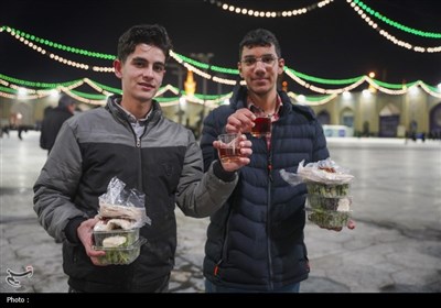 پذیرایی از زائران رضوی توسط هیئت عشاق الحسن (ع) شاهچراغ