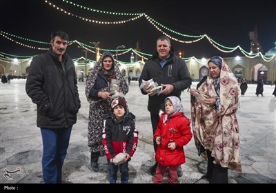 پذیرایی از زائران رضوی توسط هیئت عشاق الحسن (ع) شاهچراغ