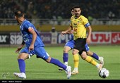 دیدار تیم فوتبال سپاهان با استقلال خوزستان