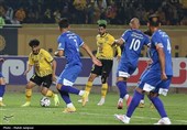 دیدار تیم فوتبال سپاهان با استقلال خوزستان