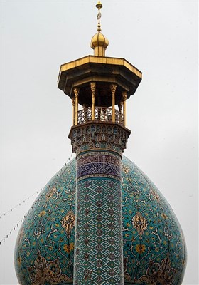 بارش باران در صحن حرم مطهر حضرت شاهچراغ (ع)
