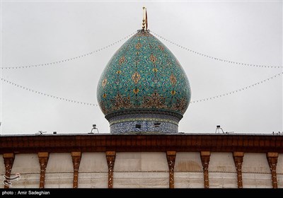 بارش باران در صحن حرم مطهر حضرت شاهچراغ (ع)