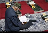 جزء‌خوانی قرآن کریم در جوار سردار دلها در گلزار شهدای کرمان