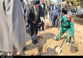 برگزاری آئین غبارروبی و گل‌افشانی مزار شهدای دفاع مقدس در قطعه 25
