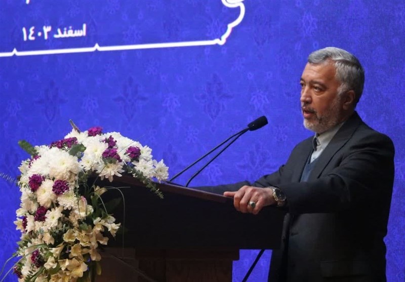 بازنشستگان نقش بنیان‌گذاران خانواده‌ها را بر عهده دارند