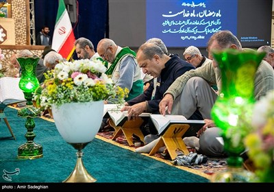 جزخوانی قرآن کریم در حرم مطهر شاهچراغ (ع)