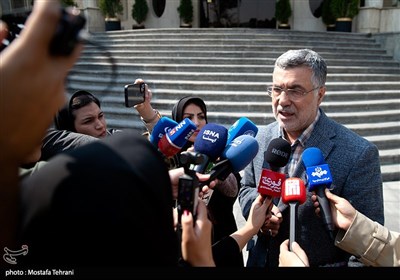 محمدرضا ظفرقندی وزیر بهداشت، درمان و آموزش پزشکی در آخرین جلسه هیات دولت در سال 1403