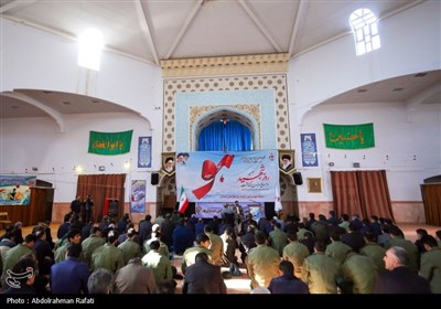 آیین غبارروبی و عطرافشانی مزار شهدا درهمدان