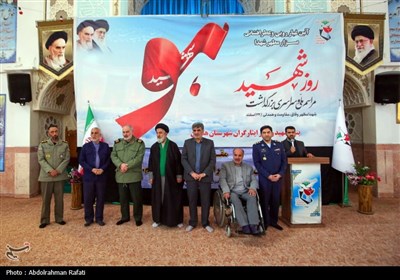 آیین غبارروبی و عطرافشانی مزار شهدا درهمدان