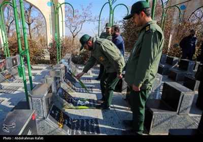 آیین غبارروبی و عطرافشانی مزار شهدا درهمدان