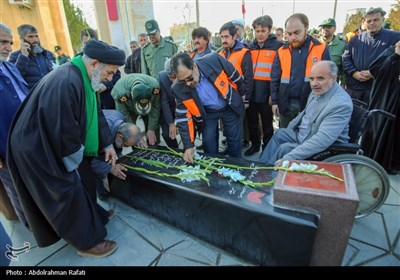 آیین غبارروبی و عطرافشانی مزار شهدا درهمدان