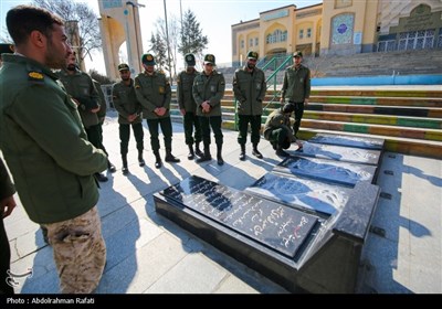 آیین غبارروبی و عطرافشانی مزار شهدا درهمدان