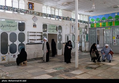 زیارت اهل قبور در پنجشنبه آخر سال - قم
