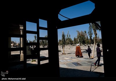 زیارت اهل قبور در پنجشنبه آخر سال - قم