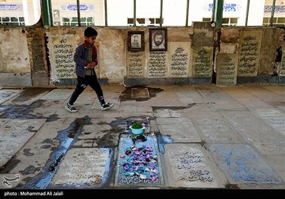 زیارت اهل قبور در پنجشنبه آخر سال - قم