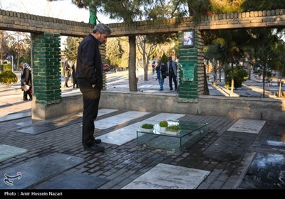 زیارت اهل قبور در پنجشنبه آخر سال - قزوین
