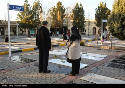 زیارت اهل قبور در پنجشنبه آخر سال - قزوین