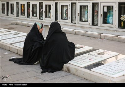 زیارت اهل قبور در پنجشنبه آخر سال - قزوین