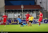 دیدار تیم های فوتبال نساجی مازندران و سپاهان اصفهان