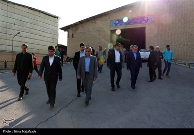 بازدید فرماندار و شهردار مشهد از فروشگاه‌های عرضه محصولات غذایی و کالاهای اساسی