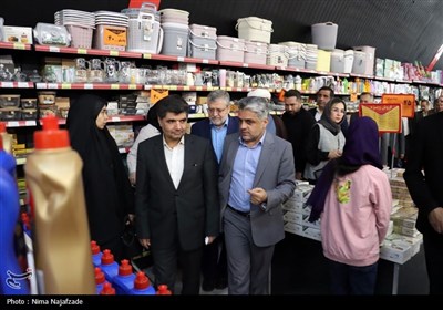بازدید فرماندار و شهردار مشهد از فروشگاه‌های عرضه محصولات غذایی و کالاهای اساسی