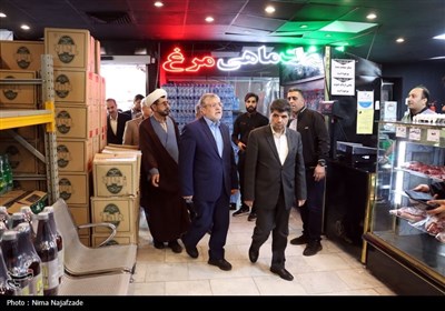 بازدید فرماندار و شهردار مشهد از فروشگاه‌های عرضه محصولات غذایی و کالاهای اساسی