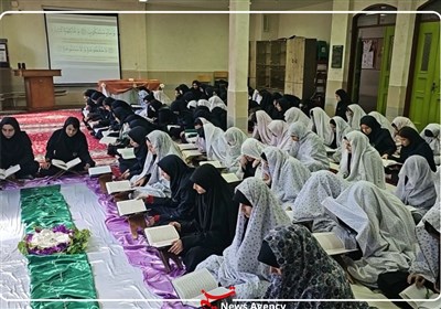 فارس| برگزاری محفل قرآنی دختران در آخرین روز سال تحصیلی