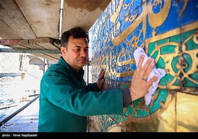 شستشو و تنظیف گنبد رضوی