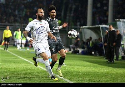 دیدار تیم های فوتبال ذوب آهن و استقلال