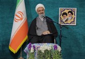 سمنان| تواضع چه آثار و ثمراتی برای انسان دارد؟