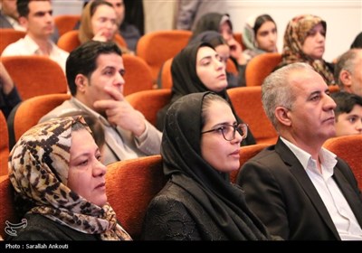 آیین تجلیل از جوانان برتر استان کرمان 