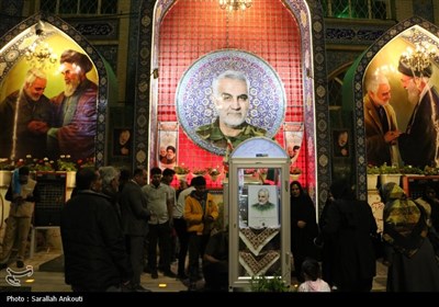 حال و هوای گلزار شهدای کرمان در شب اول قدر 