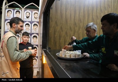 حال و هوای گلزار شهدای کرمان در شب اول قدر 