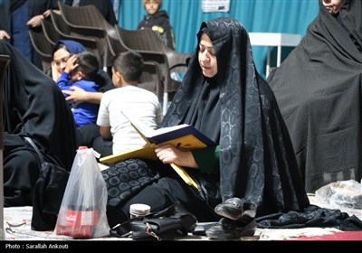 حال و هوای گلزار شهدای کرمان در شب اول قدر 