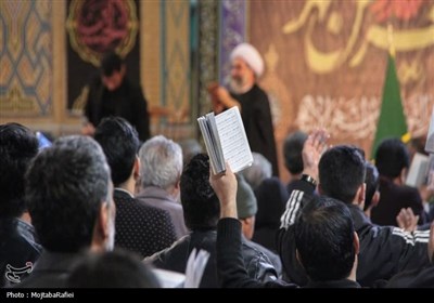 برپایی آیین شب قدر در حرم هلال بن علی