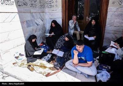 تحویل سال نو در حرم مطهر امام رضا (ع)