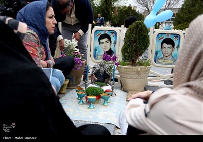 لحظه تحویل سال در گلستان شهدای اصفهان