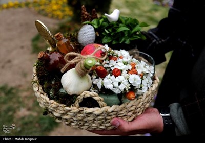 لحظه تحویل سال در گلستان شهدای اصفهان